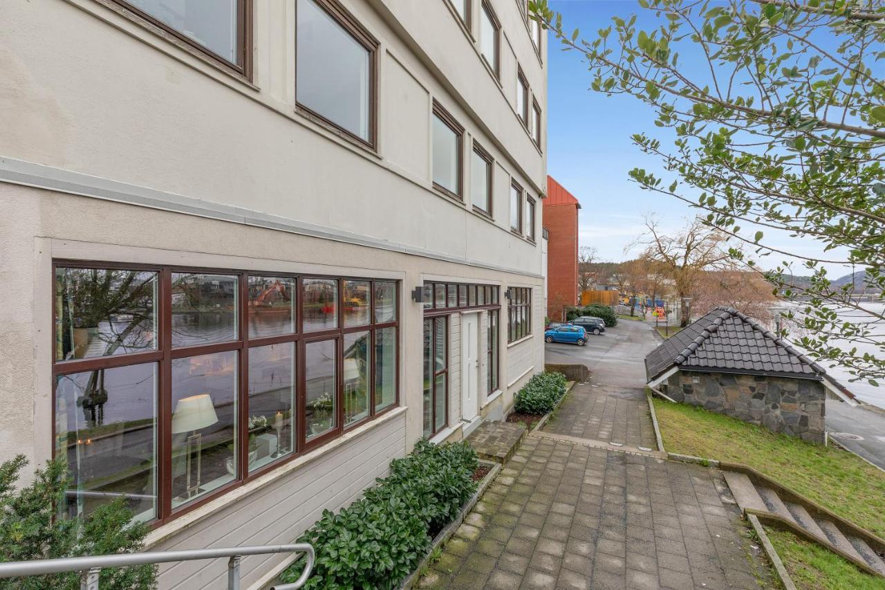 Stylish Apartment With Beautiful Views Of The River, Beach Nearby Kristiansand Extérieur photo