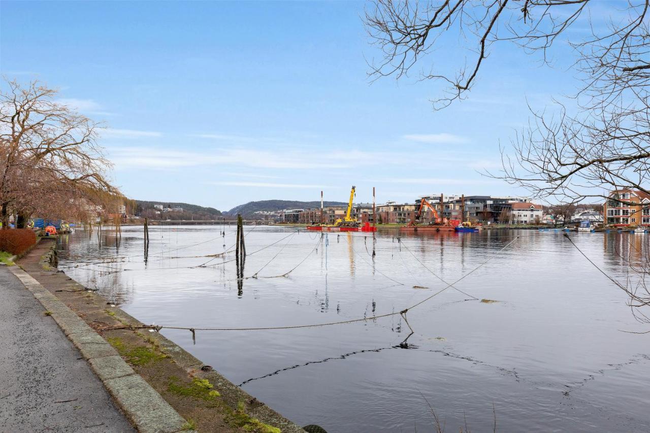 Stylish Apartment With Beautiful Views Of The River, Beach Nearby Kristiansand Extérieur photo